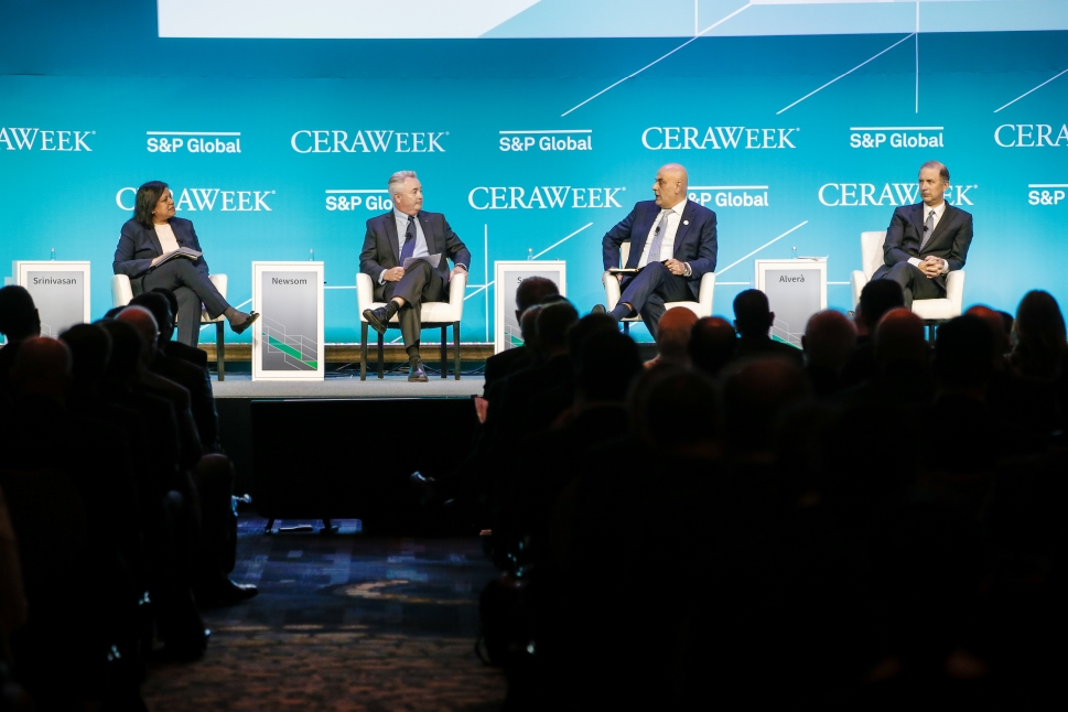 air products' chief operating officer, dr. samir j. serhan, participating in a panel at ceraweek